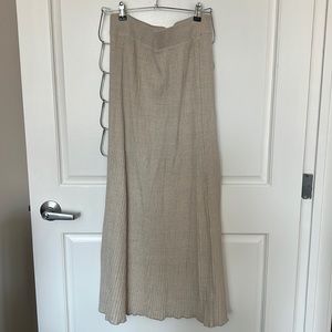 Free people maxi skirt (size medium)